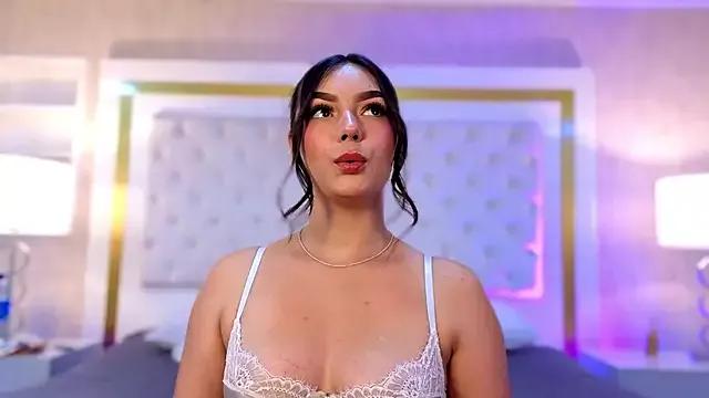 ElhaThomson from StripChat