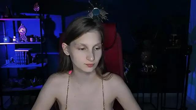 EllaHorton from StripChat is Freechat