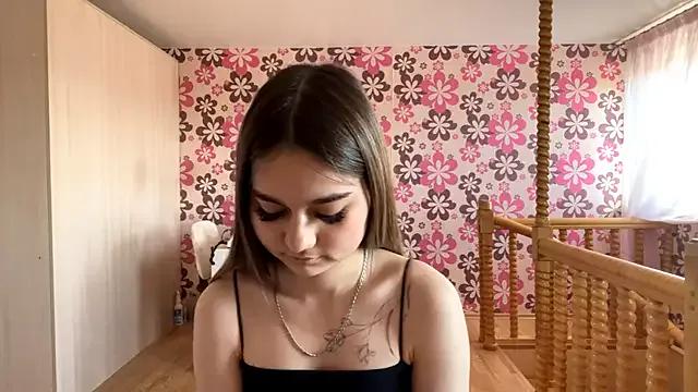 ellieluvureyes from StripChat is Freechat