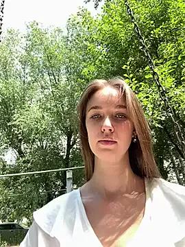 ElliRose from StripChat is Freechat