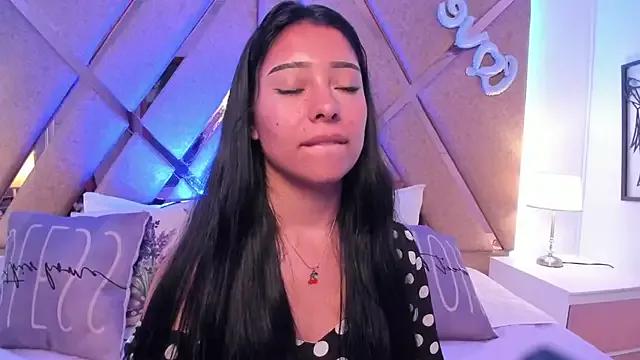Emilybutterfly1 from StripChat is Freechat