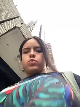 EmilyHarperr from StripChat is Freechat