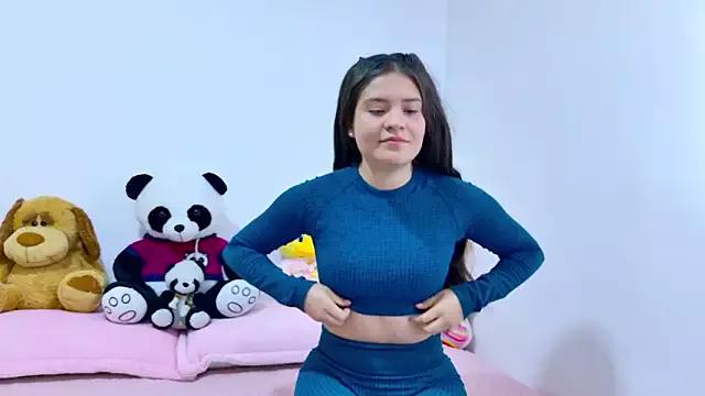 Emilyybennet_ from StripChat is Freechat