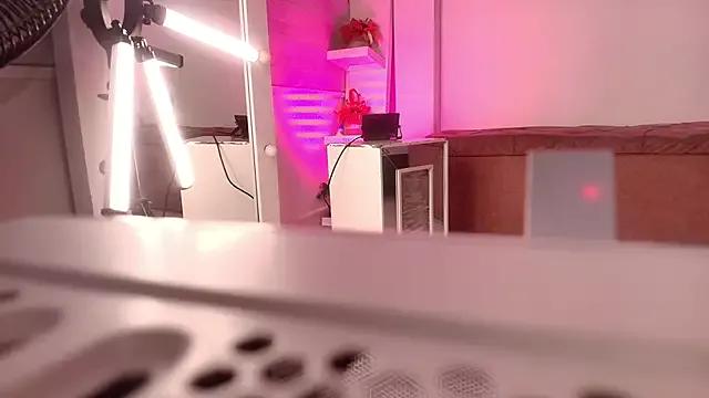 emma_madi from StripChat