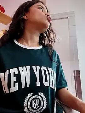EmmaRose___ from StripChat is Freechat