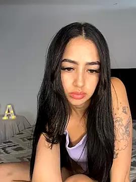 emmy_vanucy from StripChat