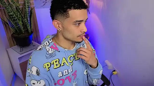 eross_chipre_ from StripChat is Freechat