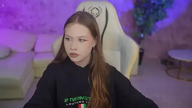 Esmie_Smile from StripChat is Freechat