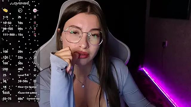 EuphoriaHaily from StripChat