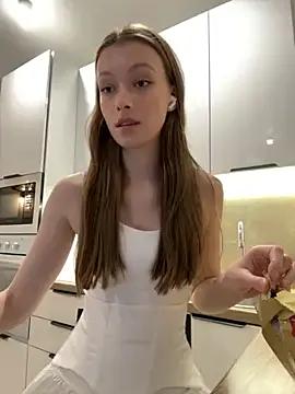 FriendlyFire_18 from StripChat is Freechat