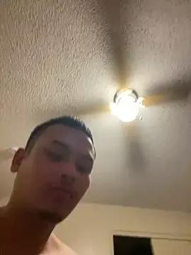 gamingcouple420 from StripChat is Freechat