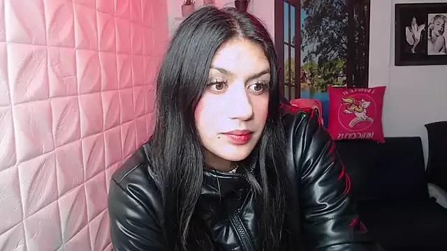 gigi_gilt_ from StripChat is Freechat