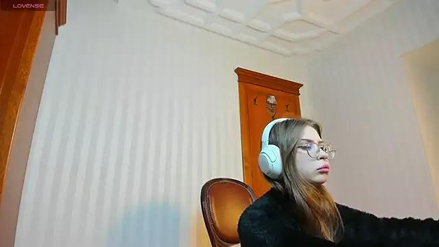GraceRoads from StripChat is Freechat