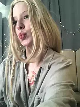 HannahBynes from StripChat is Freechat
