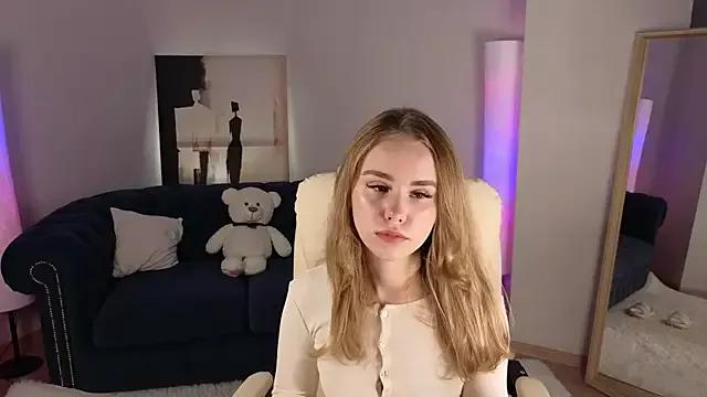 HazelWinhell from StripChat is Freechat