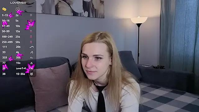 HelenMartines from StripChat