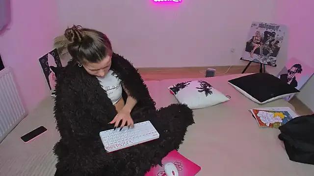 HelloRoxy from StripChat
