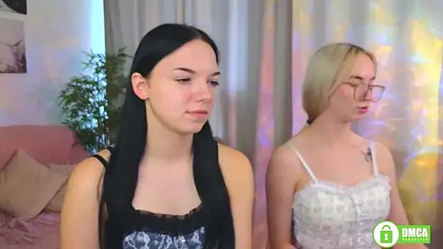 Hey_Caroline from StripChat is Freechat