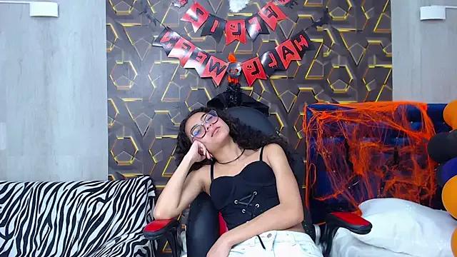honeymoon_12 from StripChat is Freechat