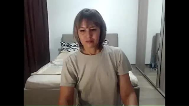 hornymilf72 from StripChat is Freechat