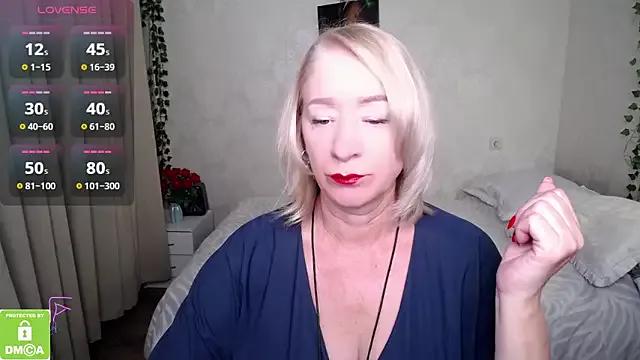 hunters_woman from StripChat is Freechat