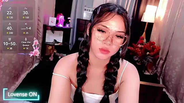 IamRaeganDolls69 from StripChat is Freechat