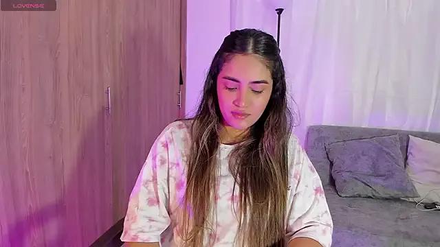 Isa_squirt1 from StripChat