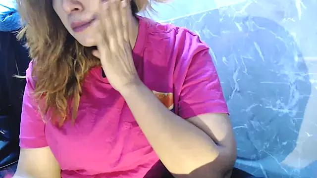 Isabella_Martin from StripChat is Freechat