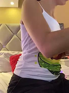 IsaValencia from StripChat is Freechat