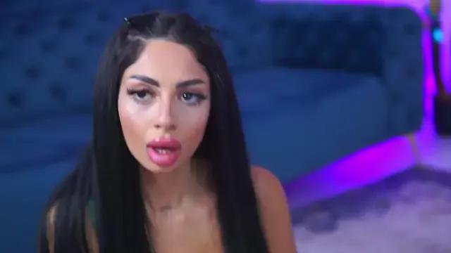 IsoldeVyx from StripChat is Freechat