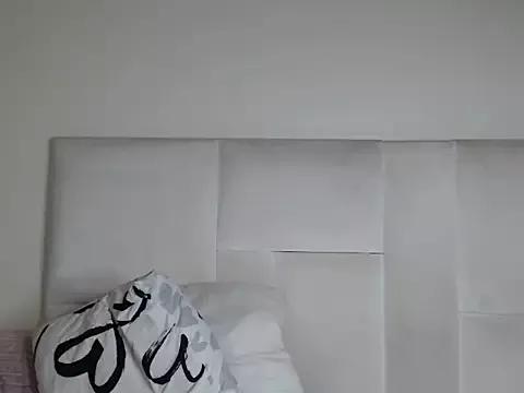 Jah-Queen from StripChat is Freechat