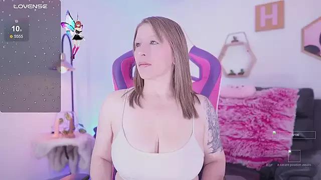 Janis_miller_ from StripChat is Freechat