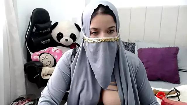 Janna_isa from StripChat