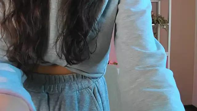 JodieGiroux from StripChat is Freechat