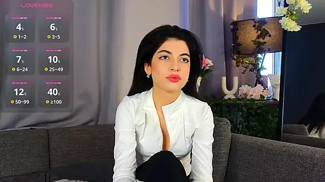 JulianaHames from StripChat is Freechat