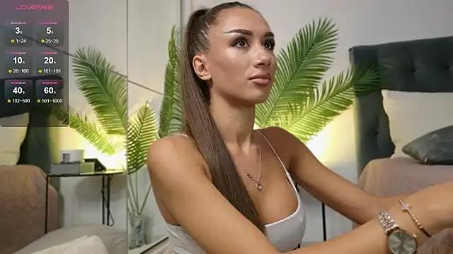 JuliaQuin from StripChat is Freechat