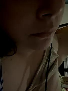 Julietcurvystar from StripChat is Freechat