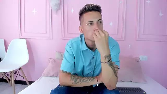 justin_luna from StripChat is Freechat