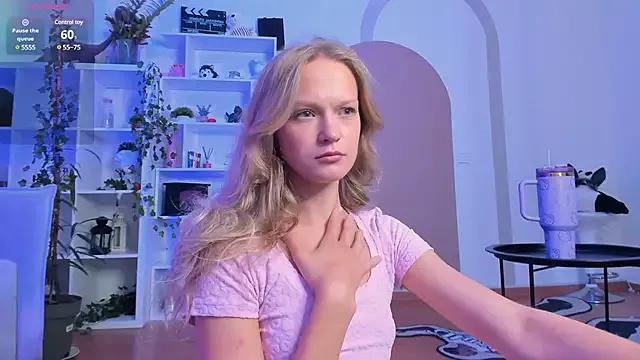 Kara_smalltits from StripChat is Freechat