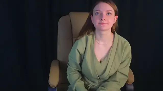KarenGreen from StripChat is Freechat