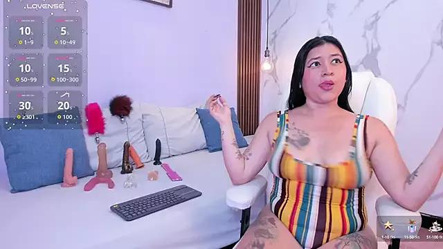 karolainkurth from StripChat is Freechat