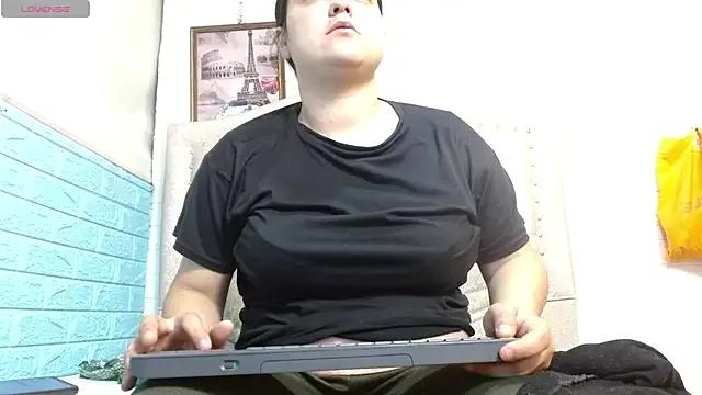 KataleyaStiward from StripChat is Freechat
