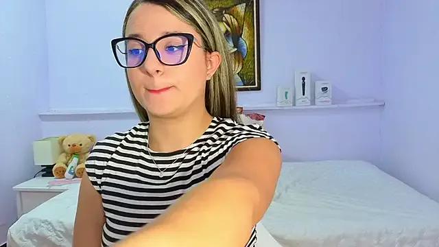 katiaa_lovv from StripChat is Freechat
