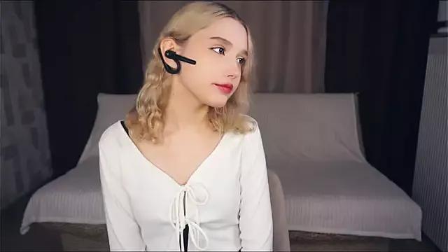 KelleLillie from StripChat is Freechat