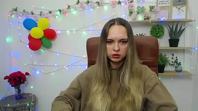KhaleesiMoon from StripChat is Freechat