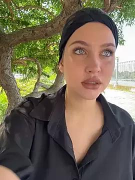 KikiWatson from StripChat