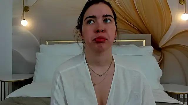 KimberlyBond from StripChat is Freechat