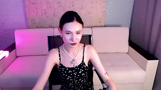 KiraBennett from StripChat is Freechat