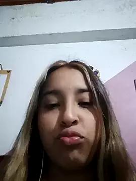 Kittyping17 from StripChat is Freechat