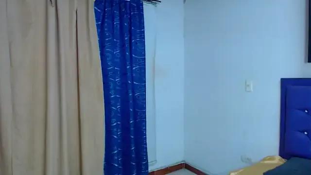 Kiwii_nasty from StripChat